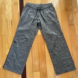 Women’s grey Under Armour storm cold gear pants. Size medium. Gently worn.